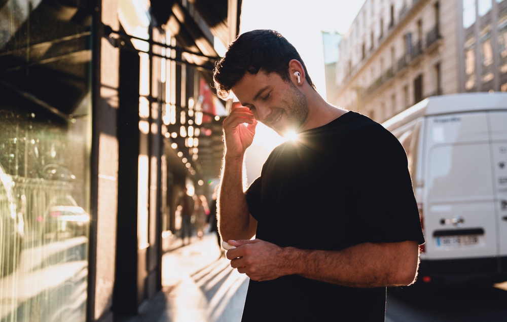 鼻を触る心理に男性がなる理由は？思いを知ると距離が近づく！