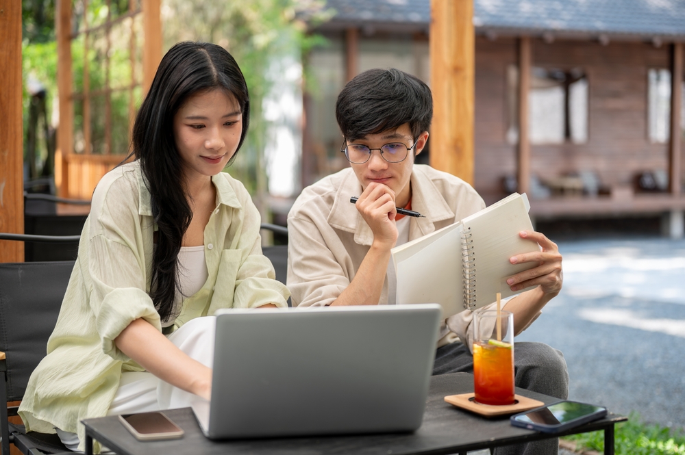 じっと見つめる心理に女性がなる理由は？現在の自分が分かることも！