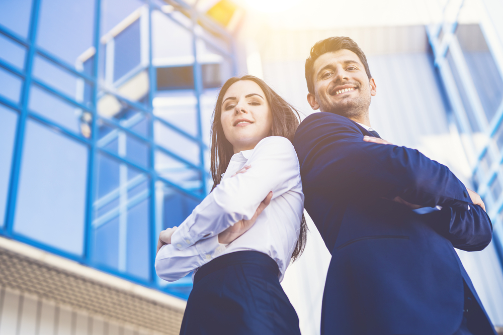 後ろに立つ男性心理に隠れた思いは？理解をするためのポイント