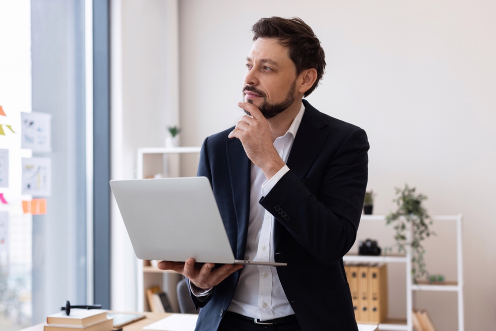 男性心理で視線が長い理由は？脈ありサインの可能性も！