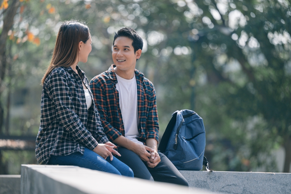 打ち明け話をする男性心理に隠れた思いとは？知ることで距離が近くなる！
