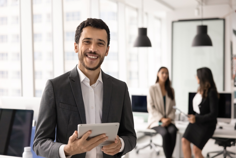 男性が微笑む心理には意外な気持ちが関係していることも！本音を知ってみよう！